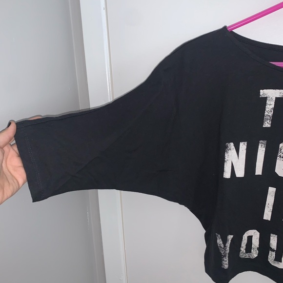 [S]👚NWOT - F21 tee - Picture 3 of 5